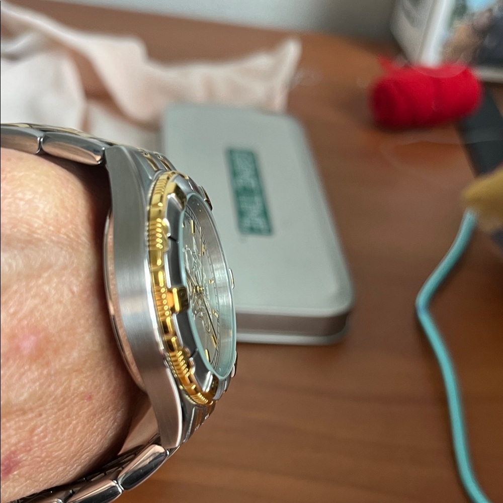 Game Time Silver and Gold Orlando Magic Men's Watch - Picture 4 of 6